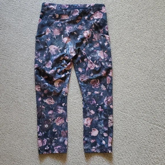 Lululemon 🍋 Speed Up Crops Leggings - size 4 - Picture 2 of 8